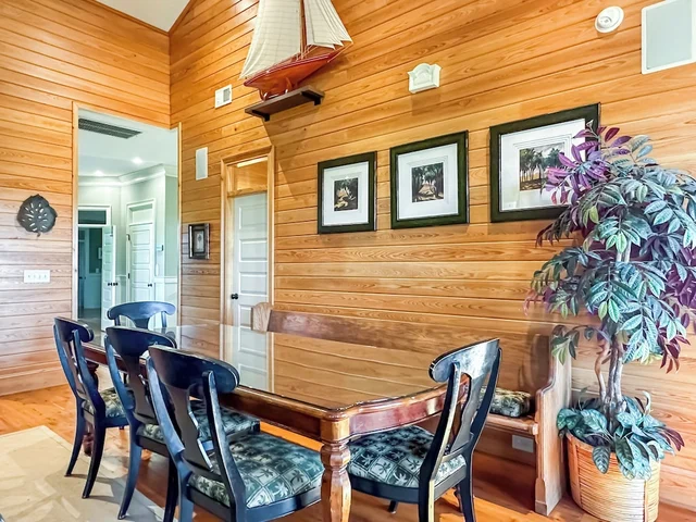 Isle Appeal - 2803 Palm Blvd #33