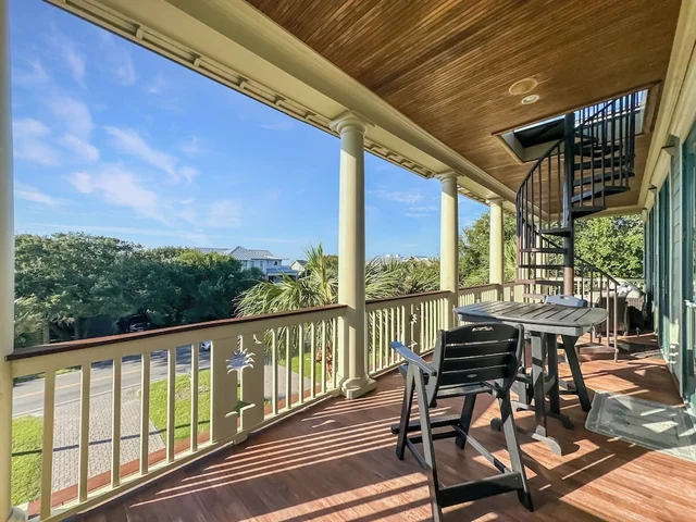 Isle Appeal - 2803 Palm Blvd #40