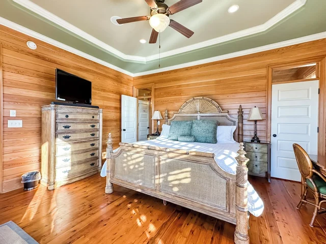 Isle Appeal - 2803 Palm Blvd #6