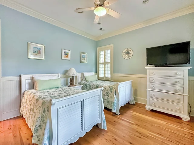 Isle Appeal - 2803 Palm Blvd #7