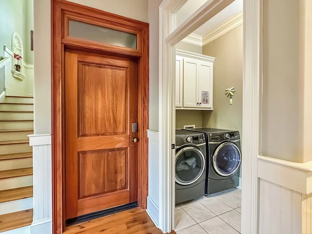 Isle Appeal - 2803 Palm Blvd #24