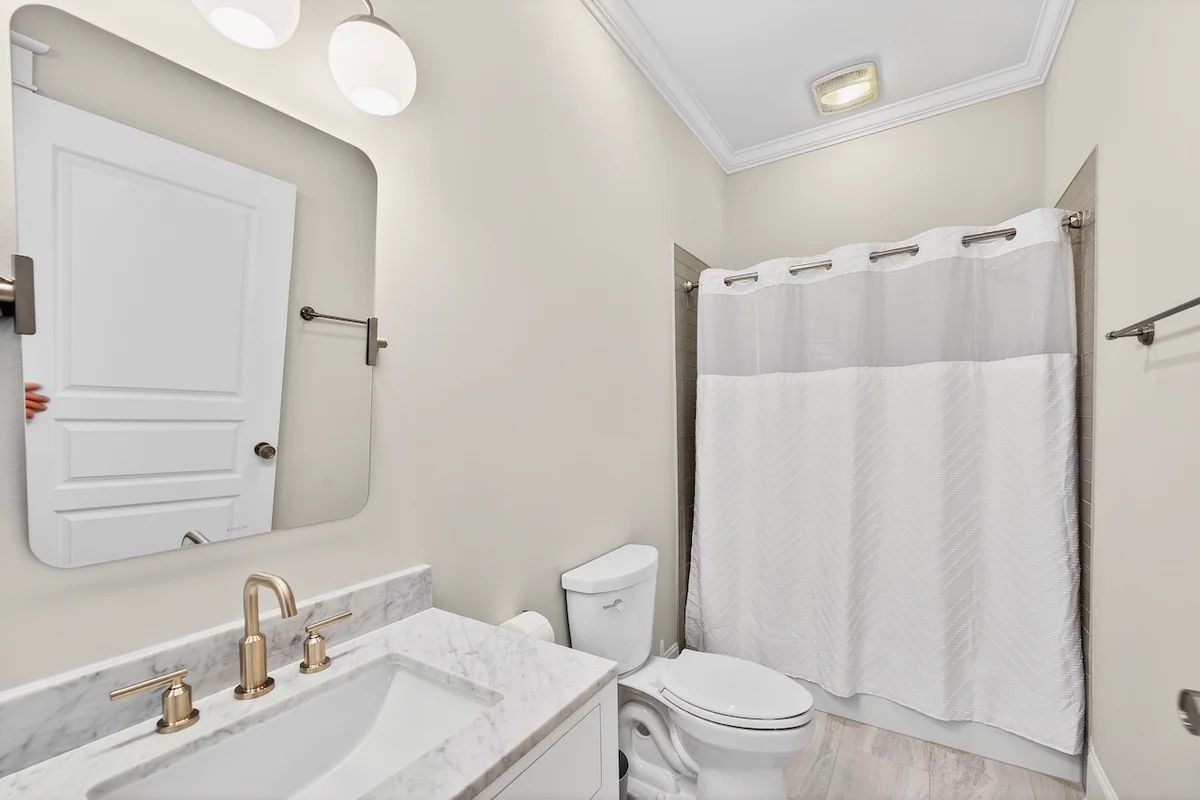 Sun Kissed by the Sea - 3007 Cameron Blvd. #25