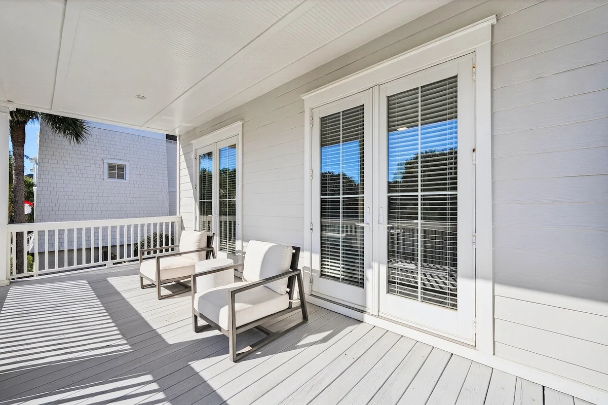 Sun Kissed by the Sea - 3007 Cameron Blvd. #35