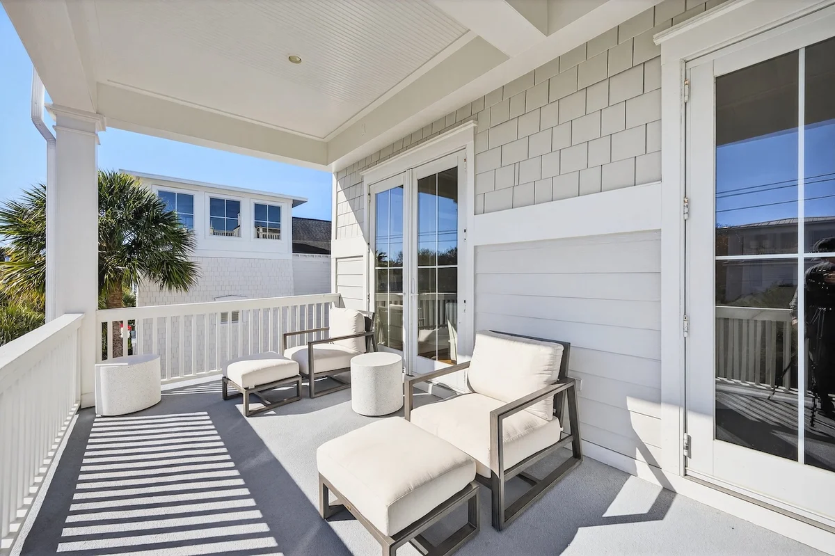 Sun Kissed by the Sea - 3007 Cameron Blvd. #81