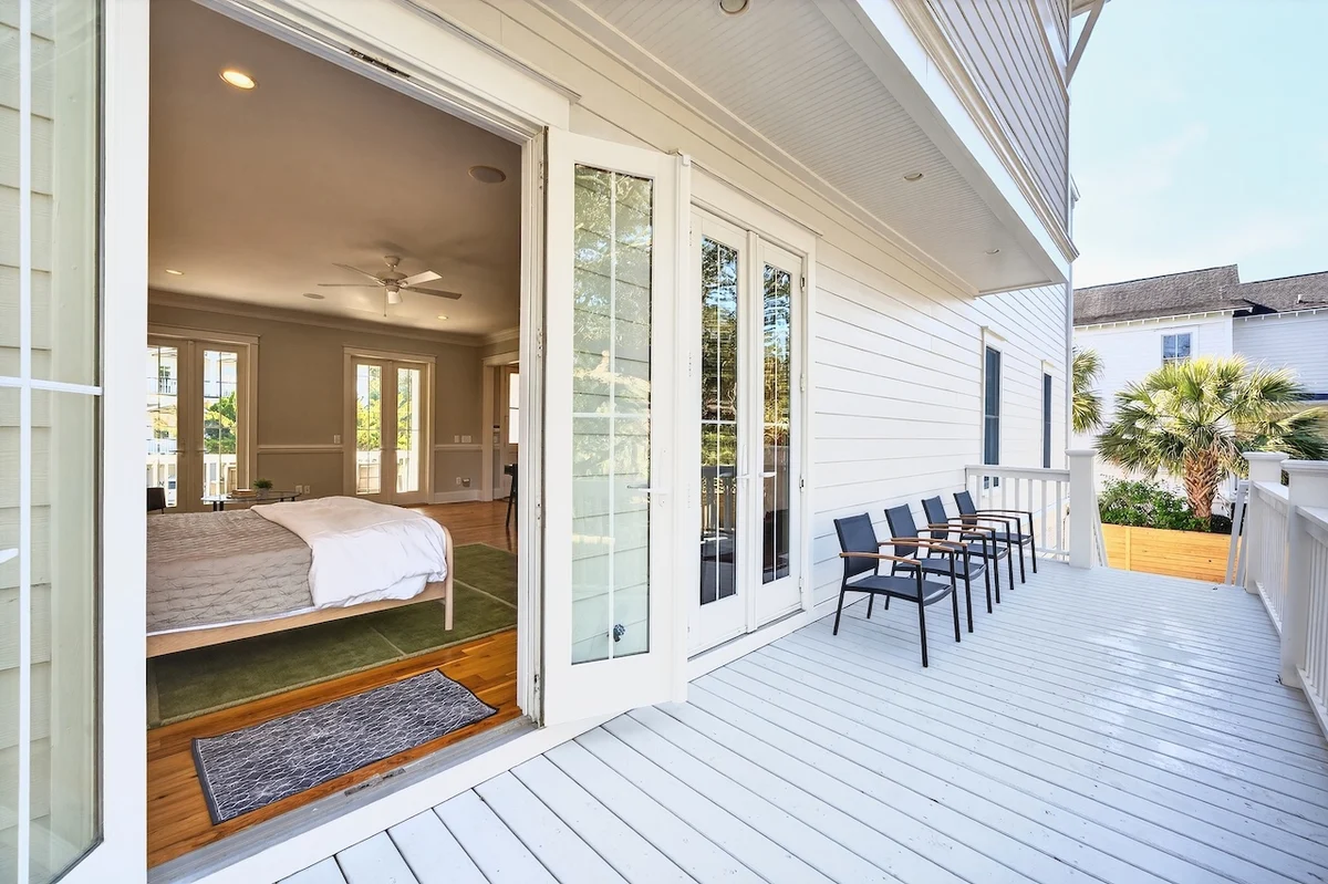 Sun Kissed by the Sea - 3007 Cameron Blvd. #28