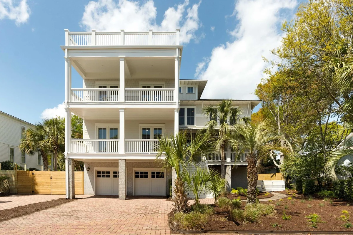 Sun Kissed by the Sea - 3007 Cameron Blvd. #34