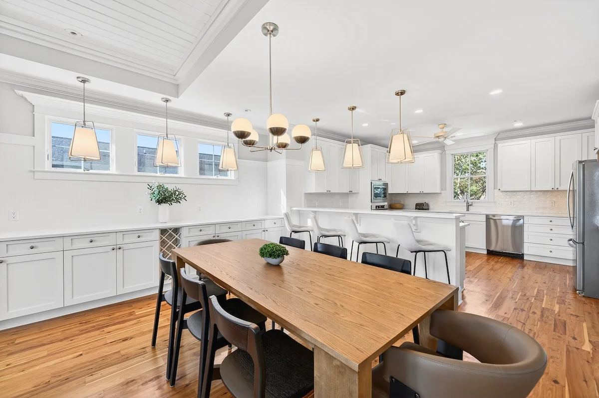 Sun Kissed by the Sea - 3007 Cameron Blvd. #4