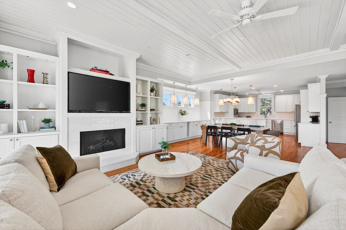 Sun Kissed by the Sea - 3007 Cameron Blvd. #50