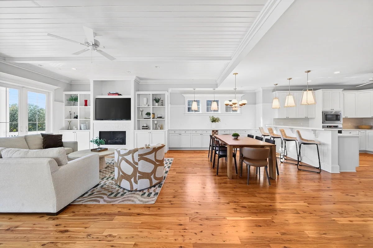 Sun Kissed by the Sea - 3007 Cameron Blvd. #109