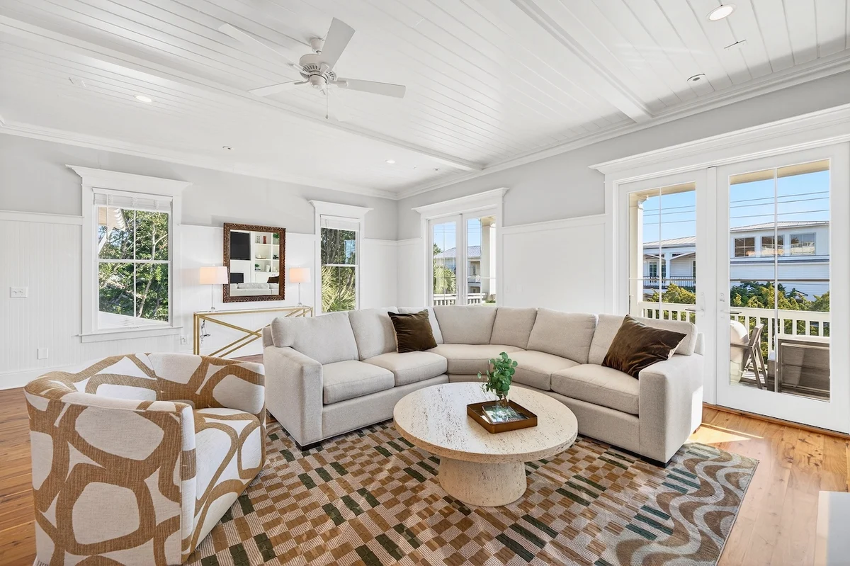 Sun Kissed by the Sea - 3007 Cameron Blvd. #80