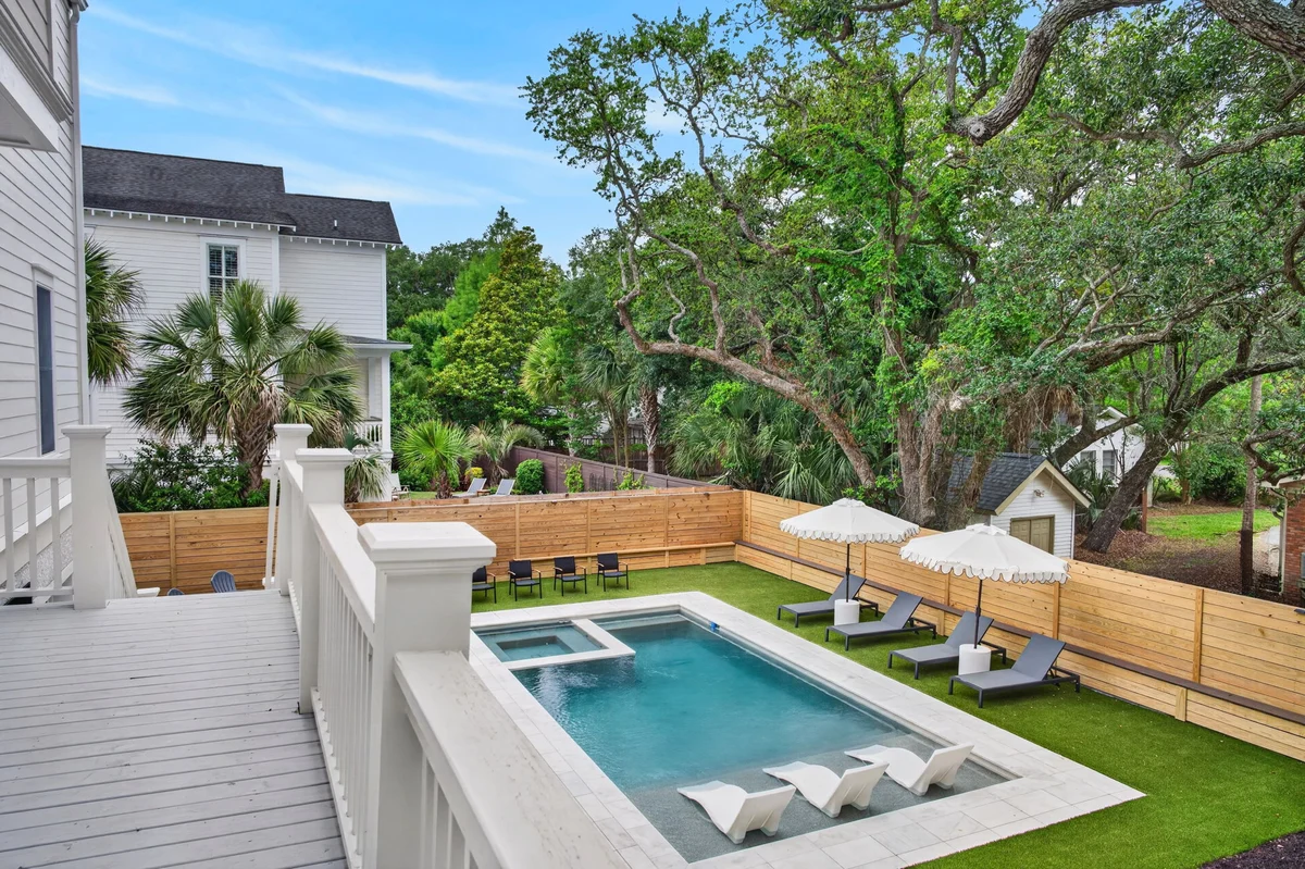 Sun Kissed by the Sea - 3007 Cameron Blvd. #88