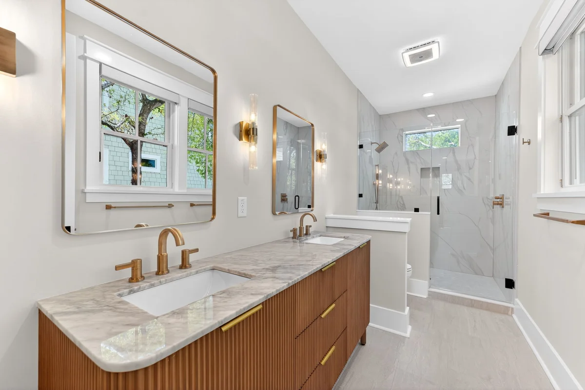 On Beach Time - 6 30th Ave #10