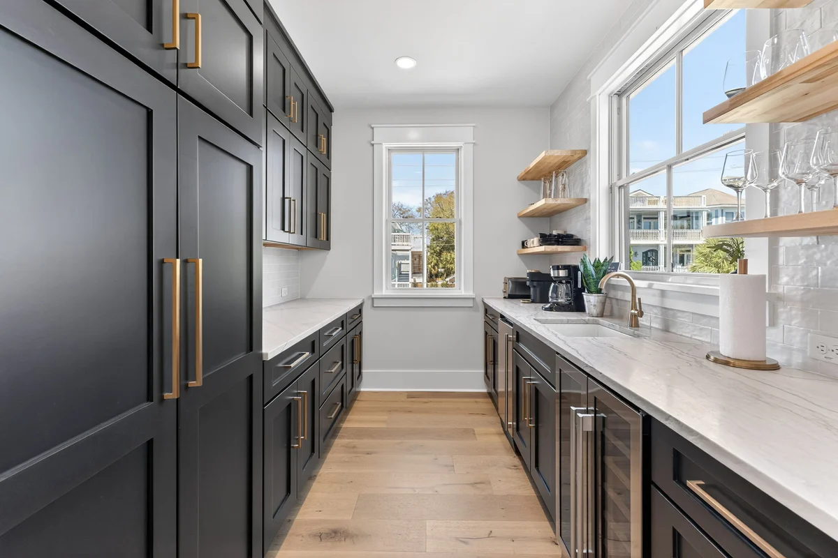 On Beach Time - 6 30th Ave #36
