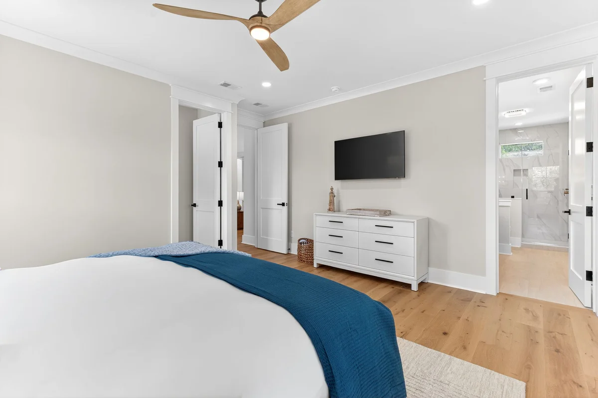 On Beach Time - 6 30th Ave #16