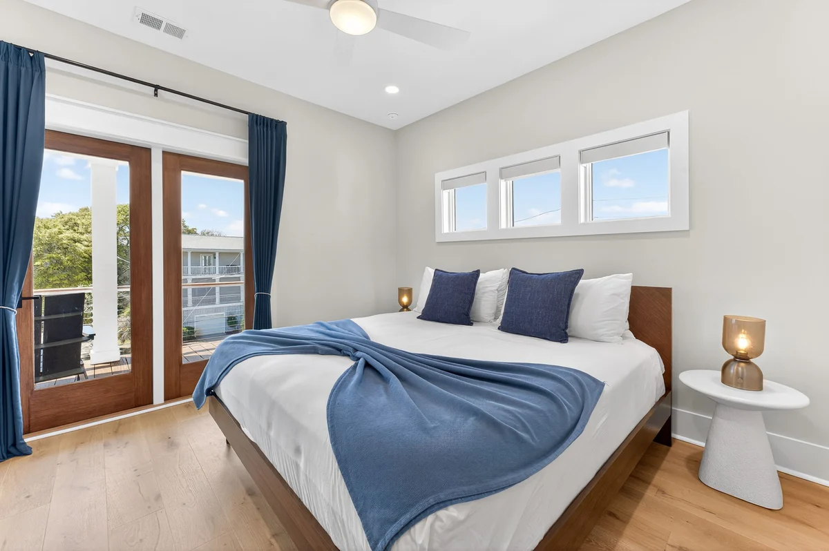 On Beach Time - 6 30th Ave #18