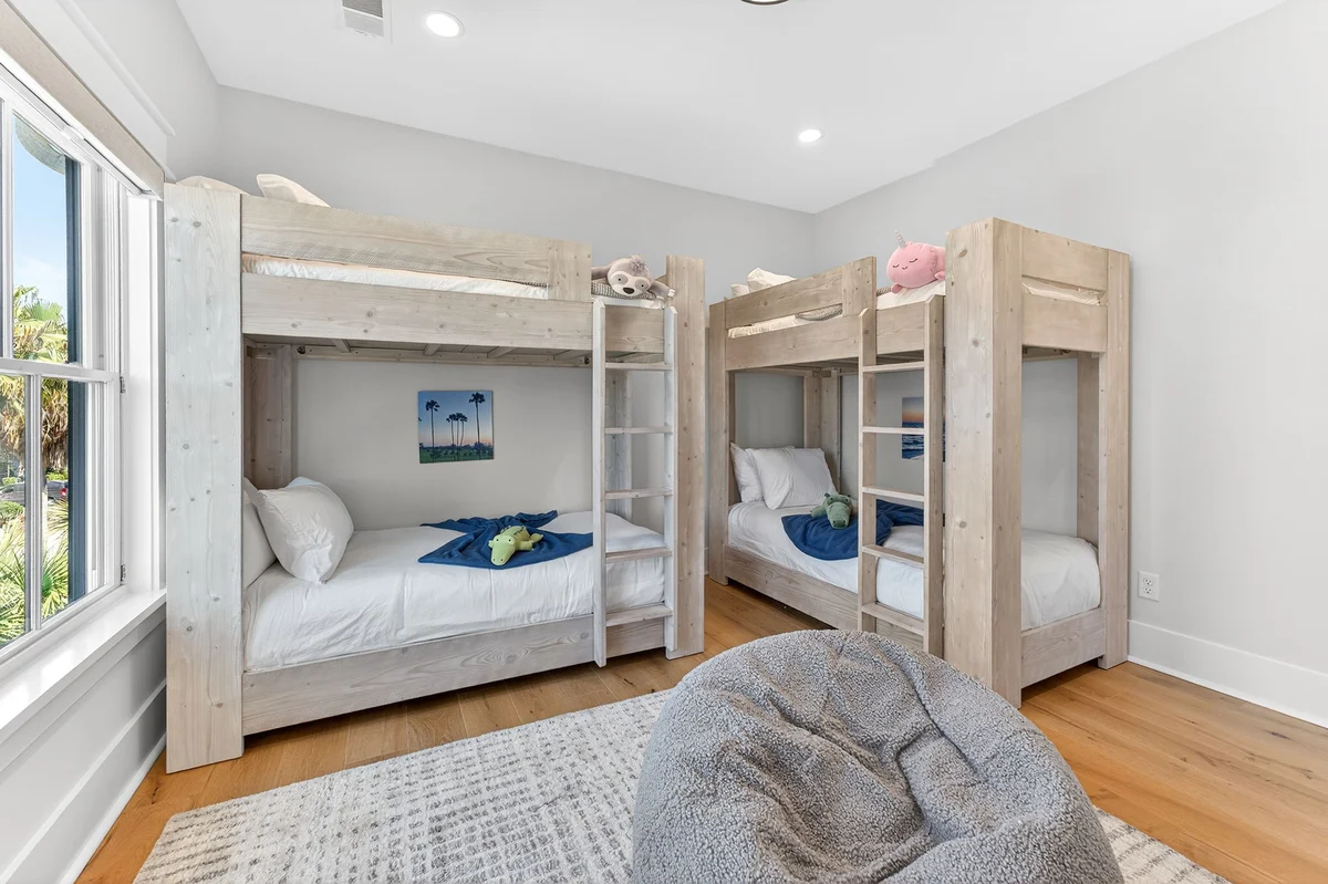 On Beach Time - 6 30th Ave #100
