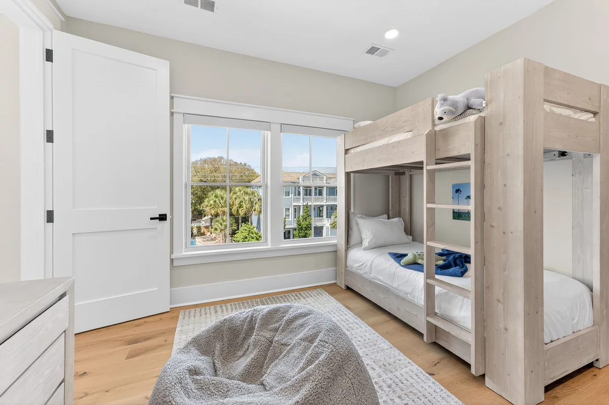 On Beach Time - 6 30th Ave #69