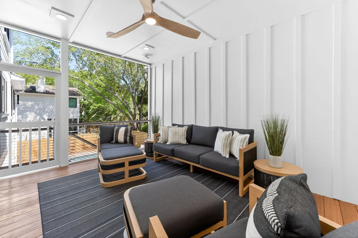 On Beach Time - 6 30th Ave #80
