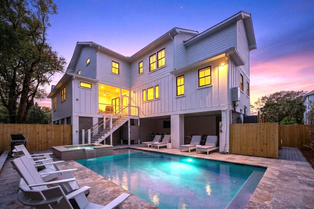 On Beach Time - 6 30th Ave #55