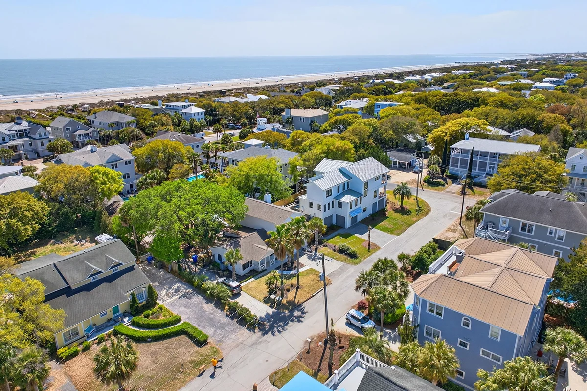 On Beach Time - 6 30th Ave #90