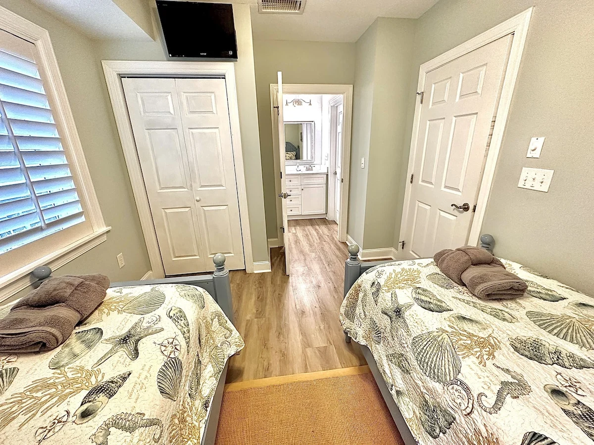 Dunescape Condos 301 - Beach Jammin' - 1006 Ocean Blvd Unit 301 #17