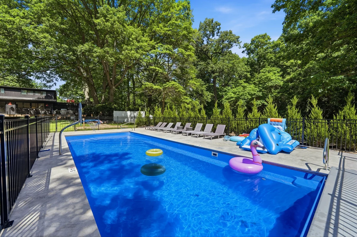 Hideaway - Pickleball Court, Private Pool, Hot Tub, Sleeps 25! #74