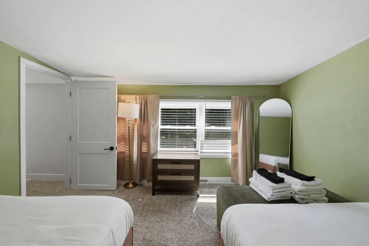 Hideaway - Pickleball Court, Private Pool, Hot Tub, Sleeps 25! #104