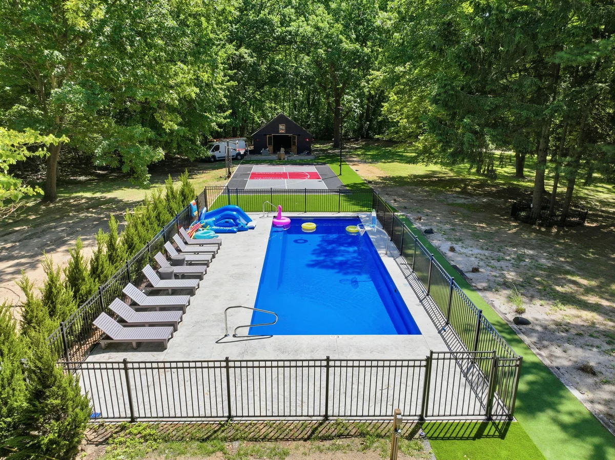Hideaway - Pickleball Court, Private Pool, Hot Tub, Sleeps 25! #148