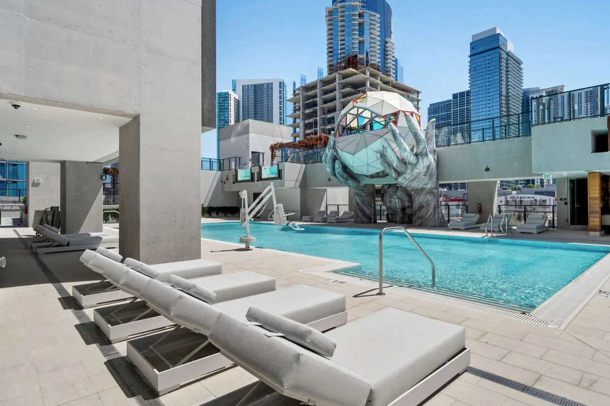 Condo in Miami property photo 3