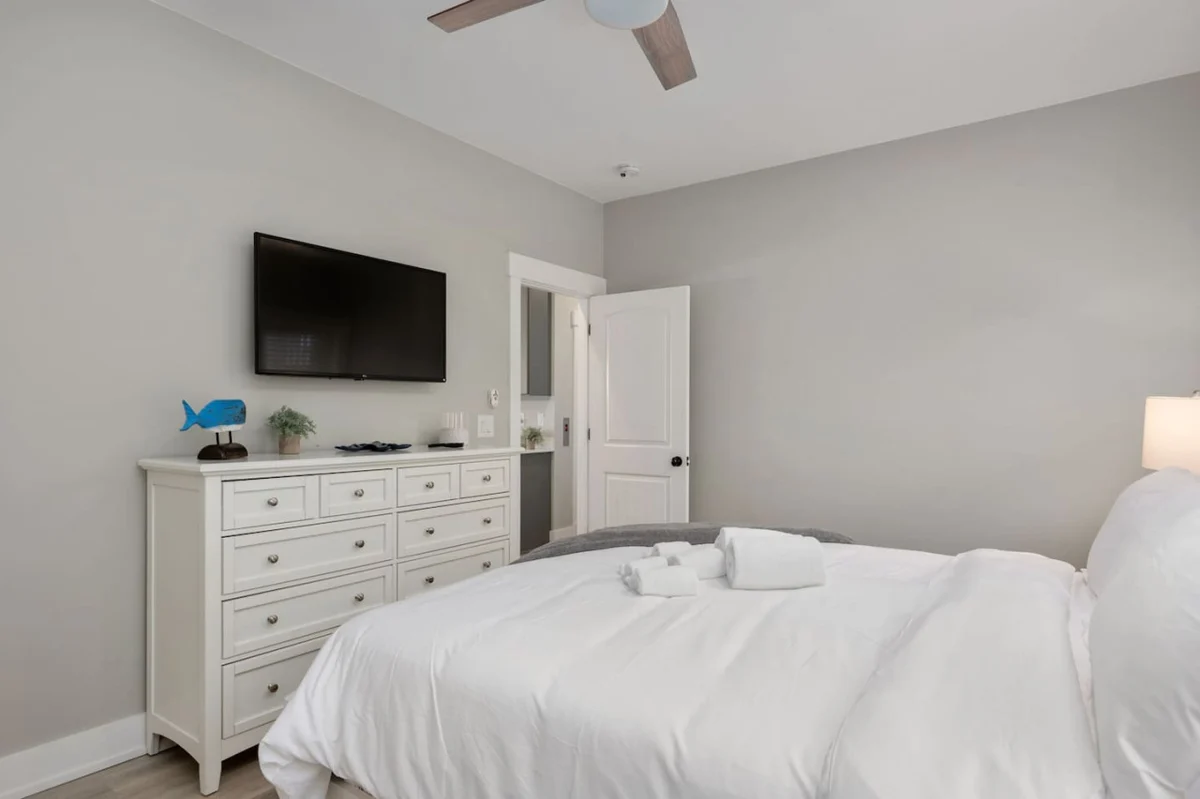 Bedroom 4 image 1