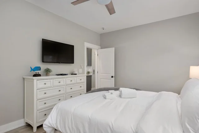 Bedroom 4 image 1