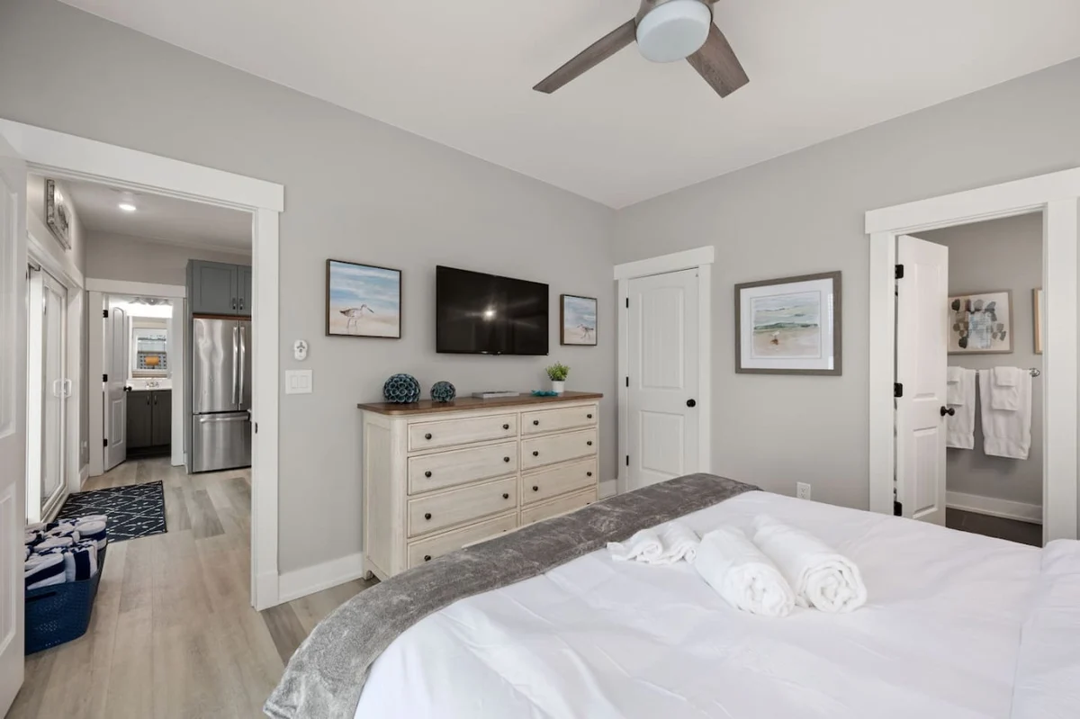 Bedroom 1 image 1