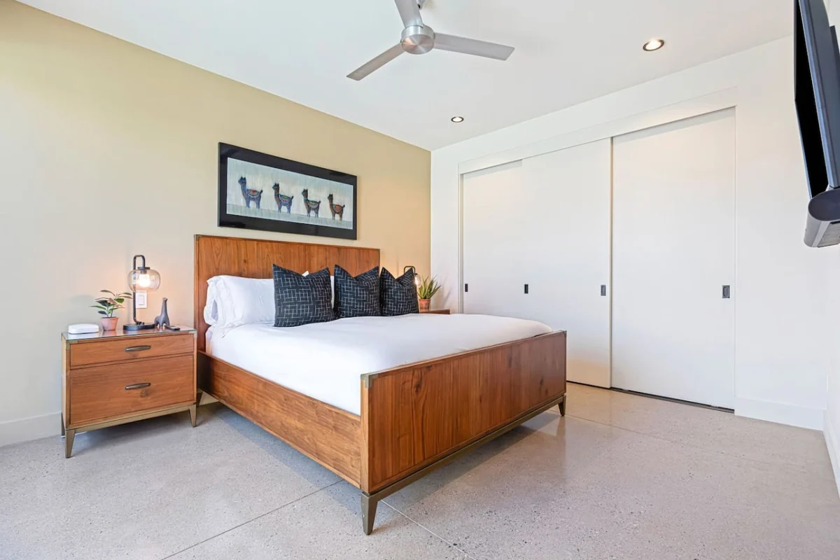 Bedroom 5 image 1