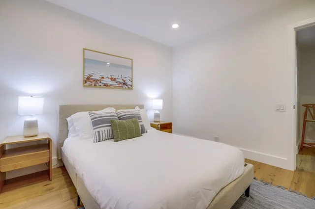 Bedroom 1 image 1