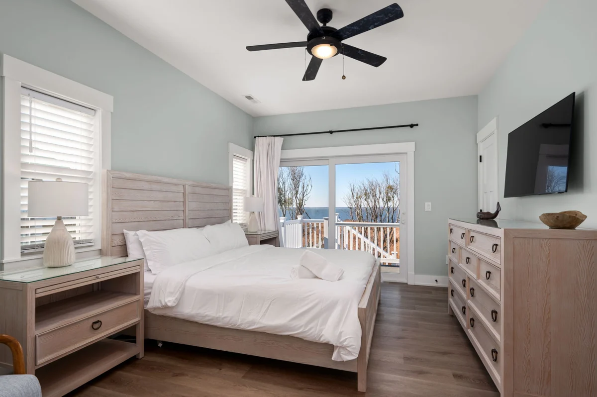 Bedroom 1 image 1