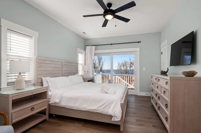 Bedroom 1 image 1