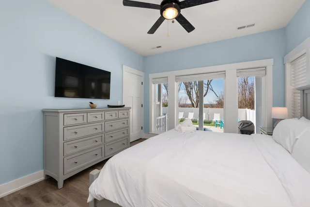 Bedroom 5 image 1