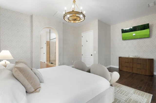 Bedroom 1 image 1