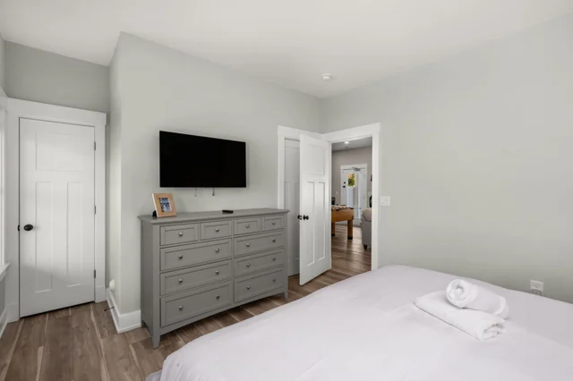 Bedroom 2 image 1