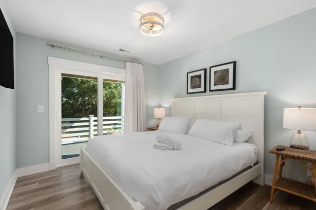 Bedroom 1 image 1