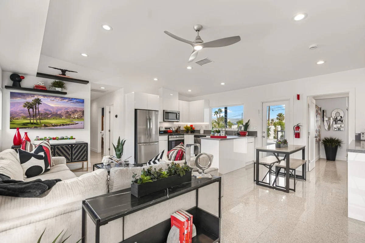 Home in Palm Springs property photo 3