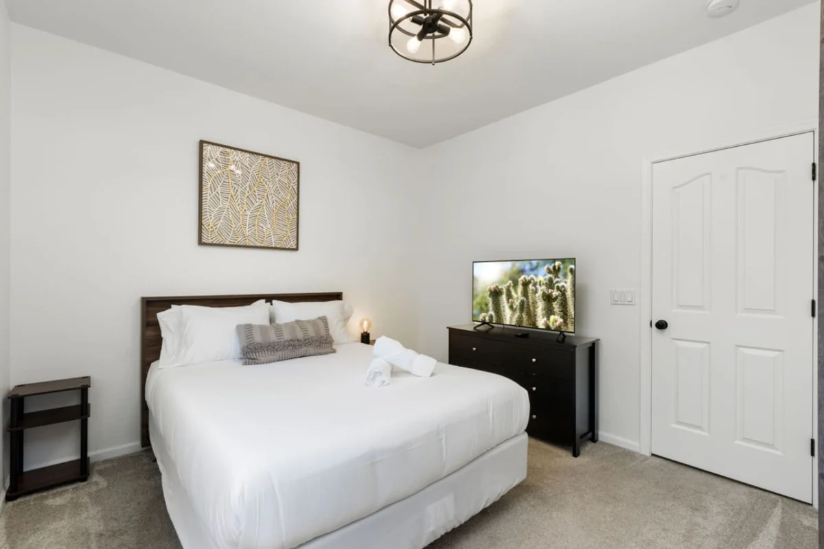 Bedroom 1 image 1