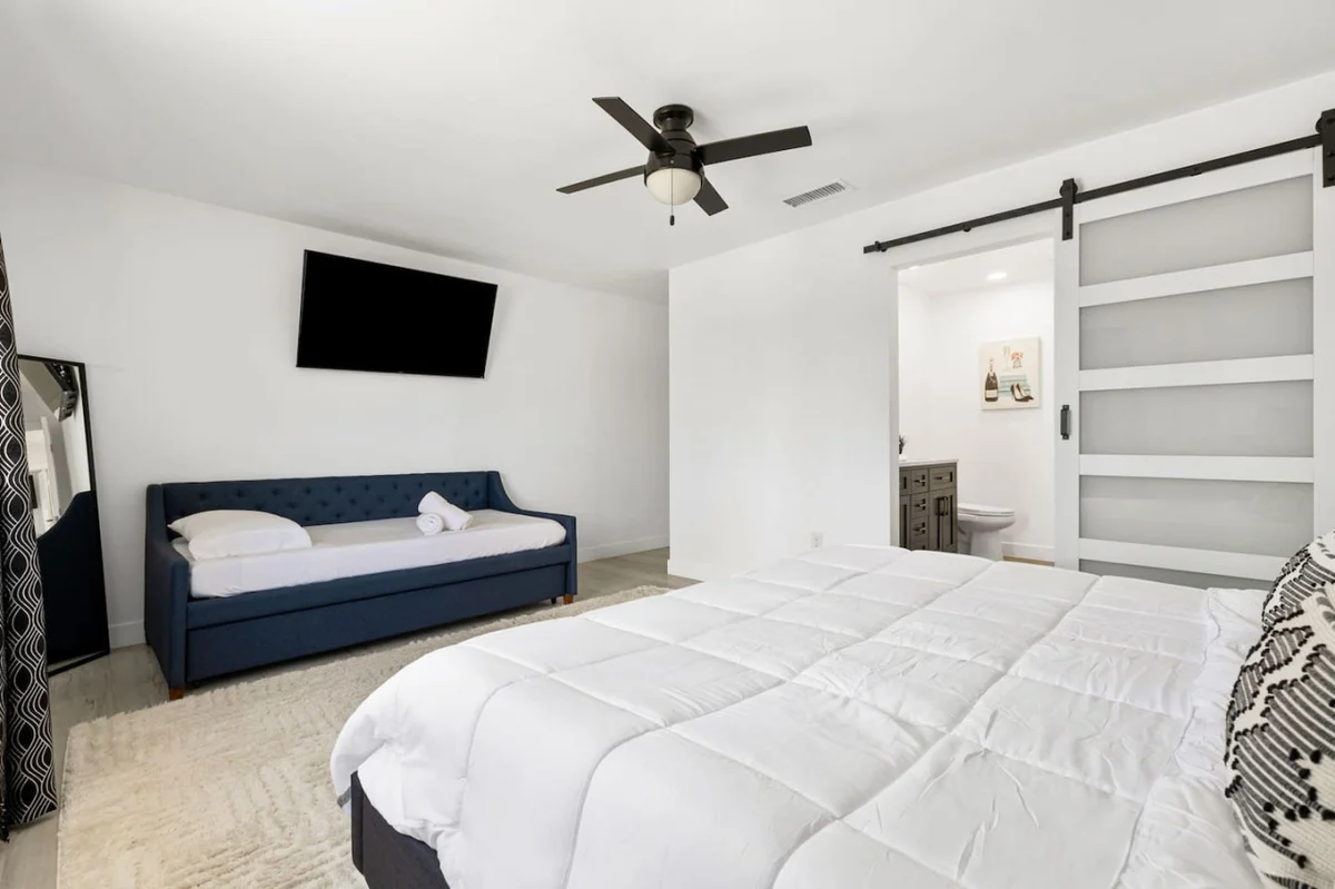 Bedroom 1 image 1