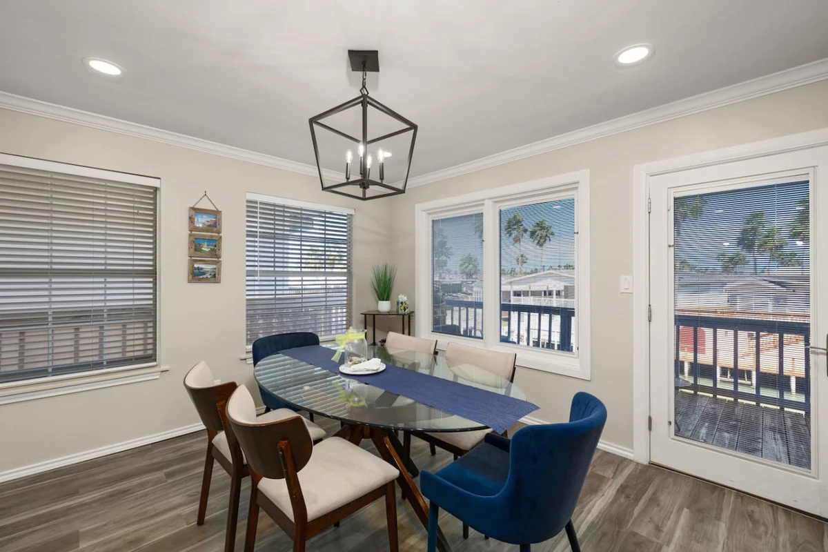 Scallop Waterfront Cottage @ LIV Gateway to Mars property photo 5