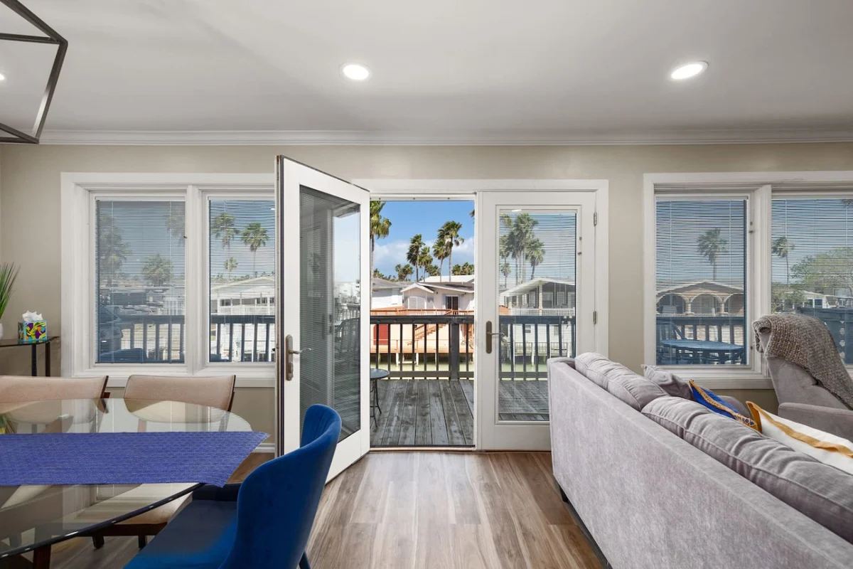Scallop Waterfront Cottage @ LIV Gateway to Mars property photo 3