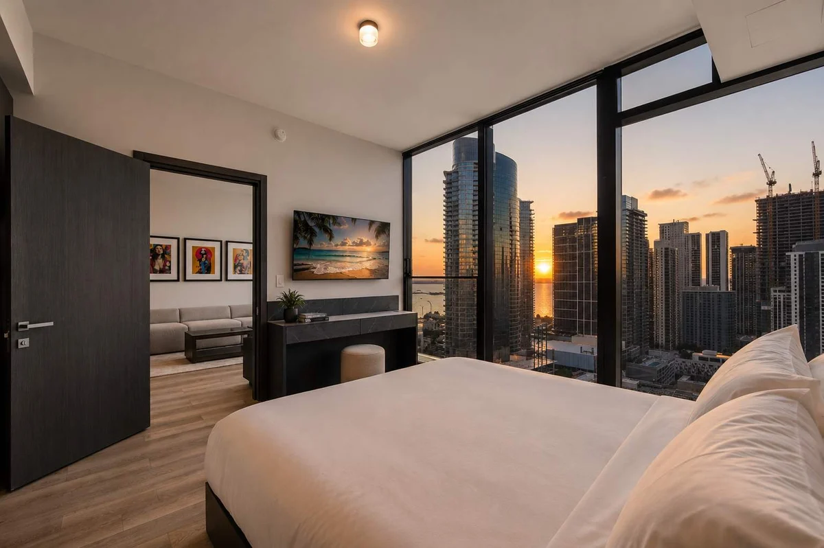 Condo in Miami property photo 2