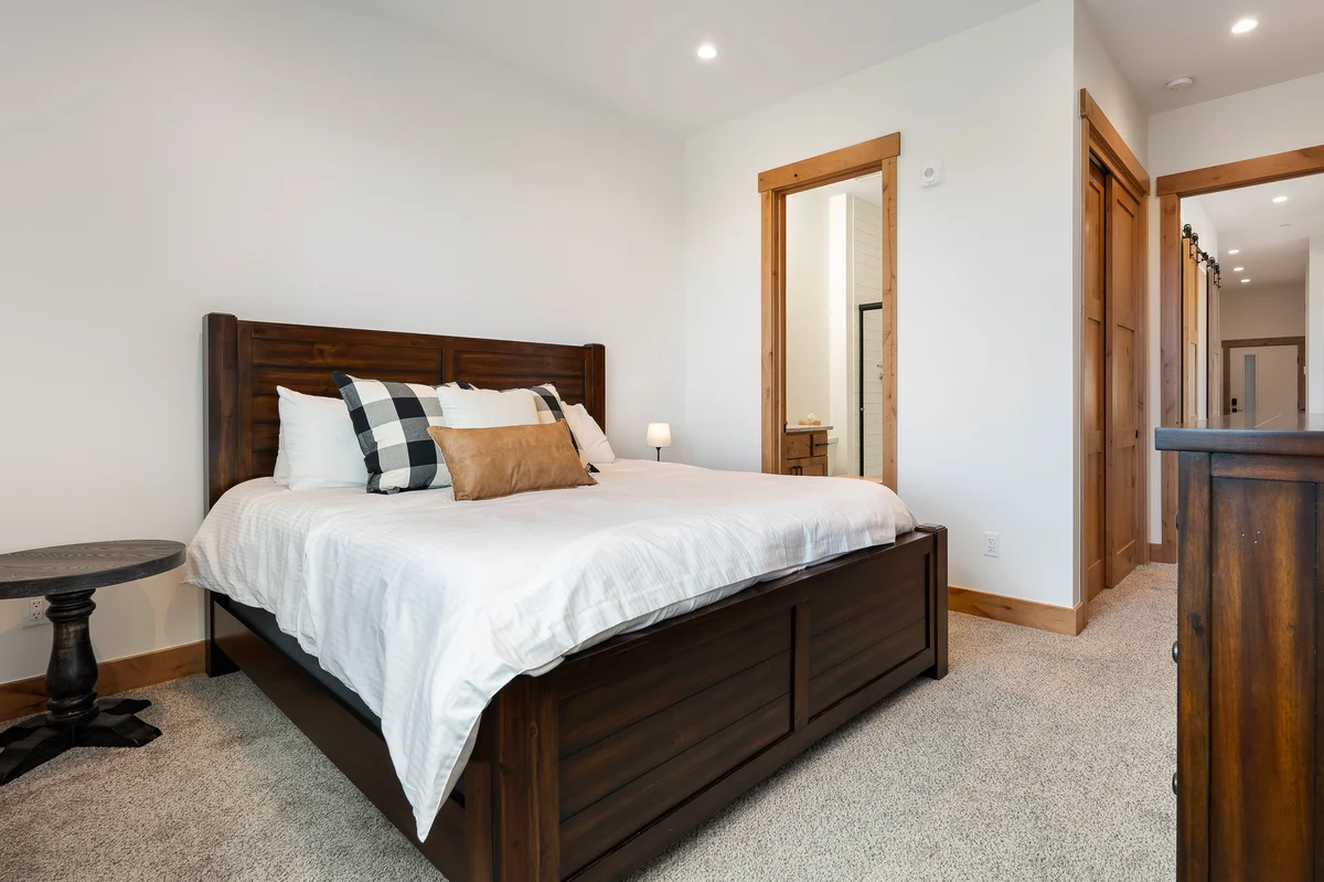 Bedroom 3 image 1