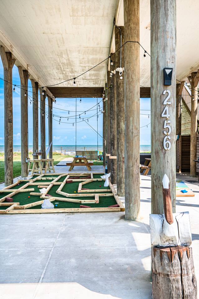 Home in Bolivar Peninsula property photo 2