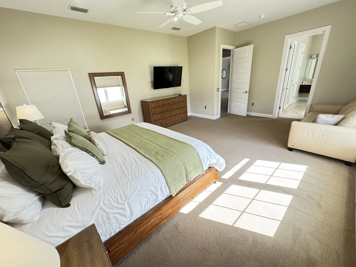 Bedroom 4 image 1