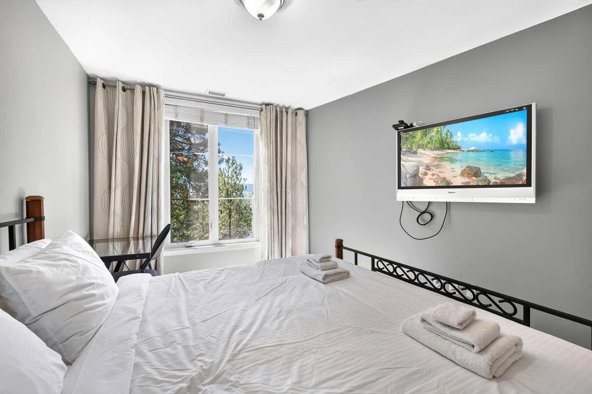 Home in Kelowna property photo 4